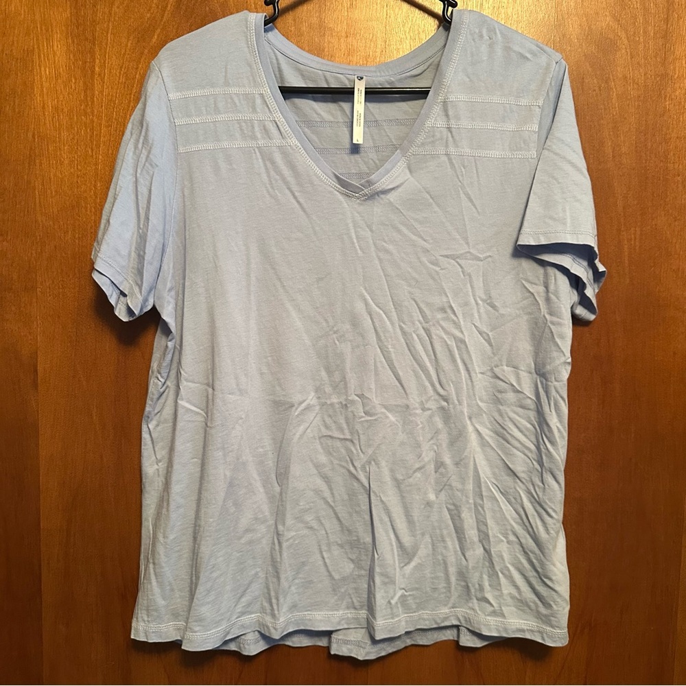 Kuhl Vneck Short Sleeve shirt Blue Large